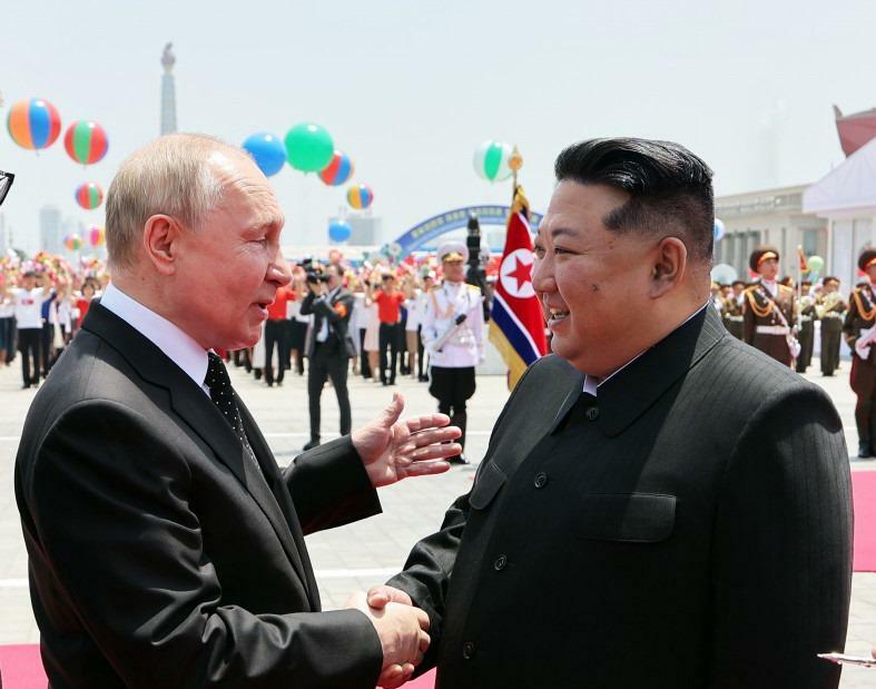 平壌を国賓訪問したプーチン大統領と金正恩氏。2024年6月19日、労働新聞より引用。