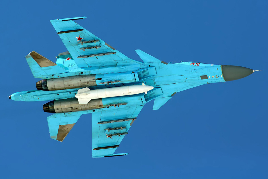 ロシア空軍のSu-34戦闘爆撃機。2010年3月、モスクワ州（vaalaa / Shutterstock.com）