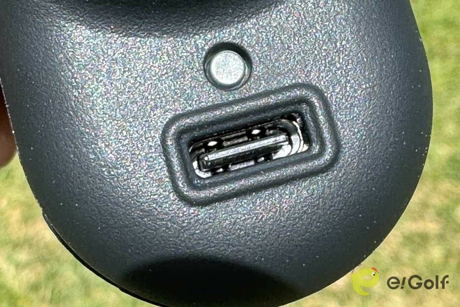 過去モデルのような電池式ではなく、「ピンシーカーA1スロープジョルト」はUSB-Cでの充電が可能になった