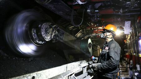 中国政府が脱炭素を国策として進める中、石炭産業は大きな試練に直面している。写真は中国の炭鉱の採掘現場（国家能源集団のウェブサイトより）