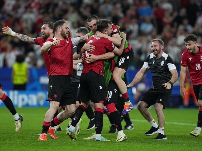 ポルトガルを２－０で破り、決勝トーナメント進出を決めたジョージア。（C）Getty Images