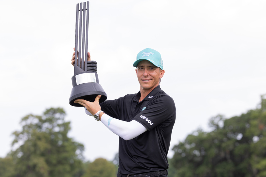 カルロス・オルティスがLIV初優勝を飾った(Chris Trotman/LIV Golf)