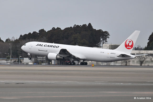 767Fによる貨物定期便として成田－大連線を開設するJAL＝24年2月19日 PHOTO: Tadayuki YOSHIKAWA/Aviation Wire