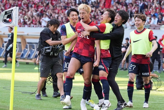 同点ゴールを挙げた鈴木。鹿島は横浜を３－２で下した。(C)SOCCER DIGEST