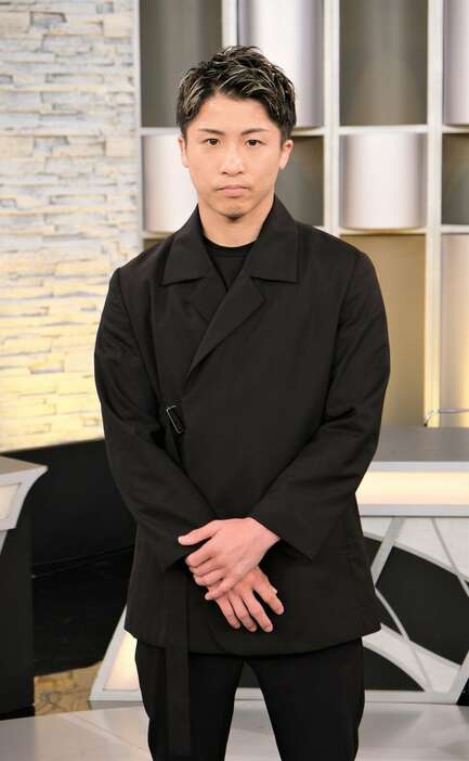 ＷＯＷＯＷ辰巳放送センターでテレビ収録にゲスト出演したあと、報道陣の取材に応じた井上尚弥