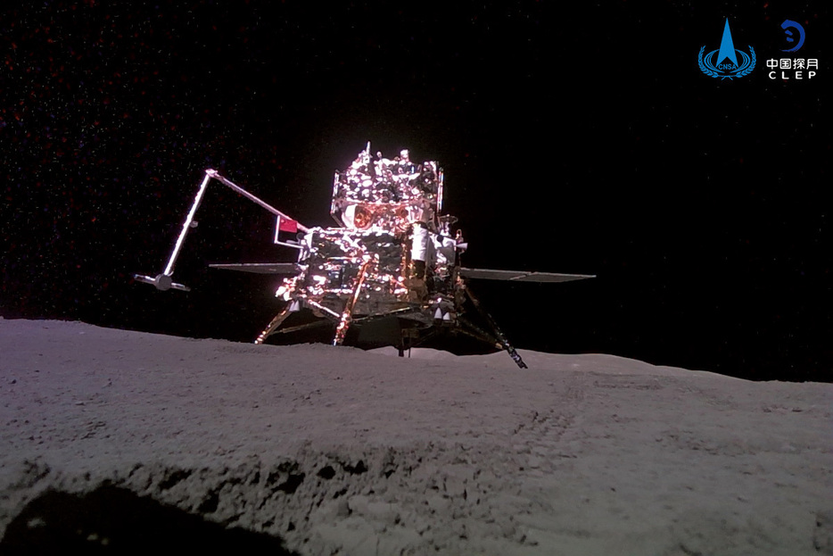 月面を調査する中国の嫦娥6号　CNSAーXINHUA/AFLO