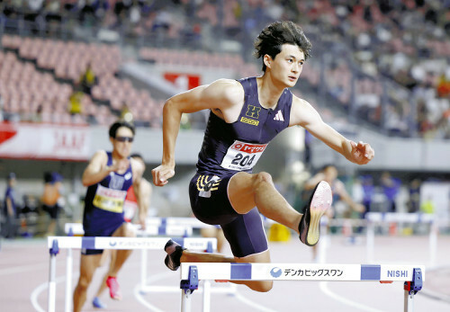男子４００メートル障害で優勝し、パリ五輪代表に内定した豊田兼＝三浦邦彦撮影