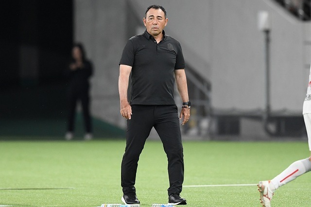 東京Vに敗れた名古屋の長谷川監督は、試合後に悔しさを滲ませた。写真：鈴木颯太朗