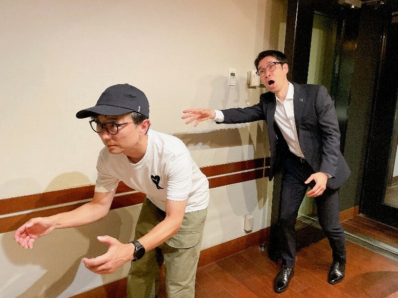 （左から）パーソナリティの野島裕史、栗村修さん