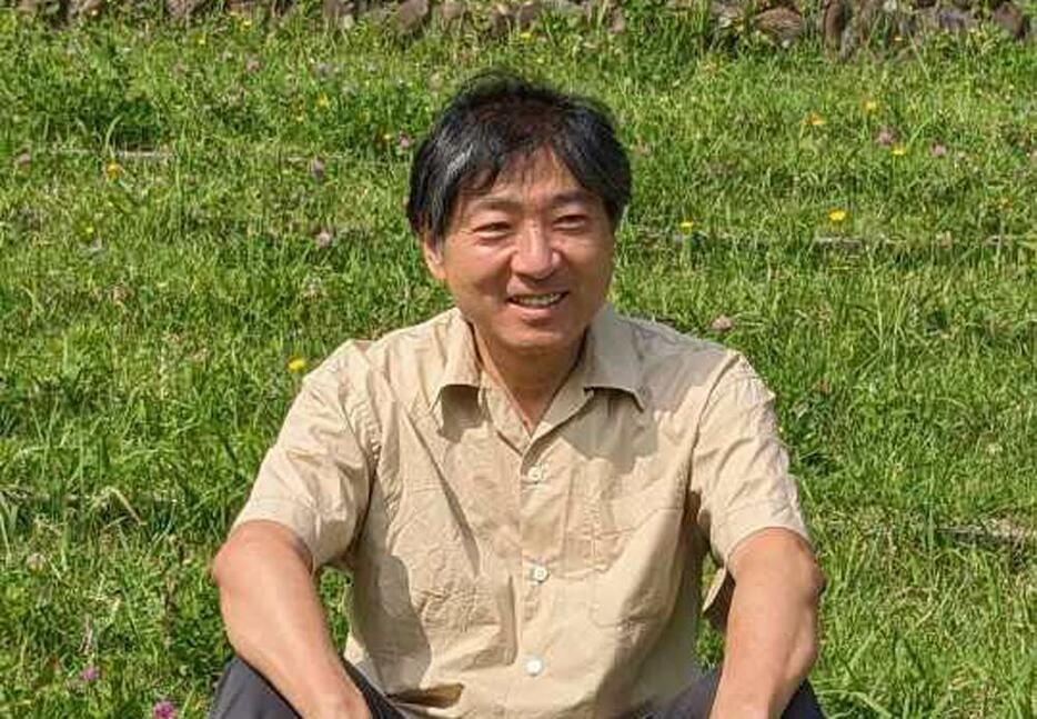 加藤直樹氏はアジアの近現代史の人物論を中心に執筆活動を続ける。歴史修正主義への批判にも取り組んできた。主著に『九月、東京の路上で―1923年関東大震災 ジェノサイドの残響』（2014年・ころから）など。