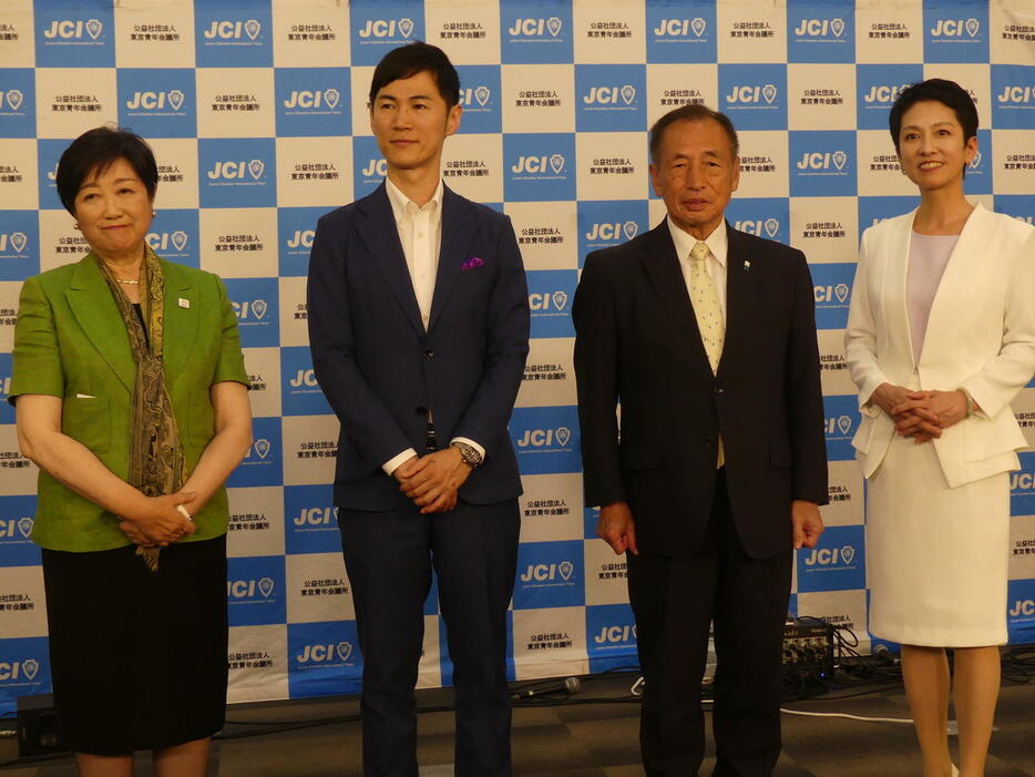 東京都知事選の候補者討論会に出席した左から小池百合子知事、石丸伸二氏、田母神俊雄氏、蓮舫氏