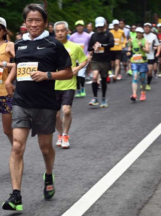 嬬恋キャベツマラソン１０キロに出場した東海大の両角速監督（写真提供・東海大陸上競技部）