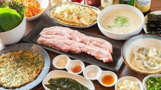 さまざまな韓国料理を楽しめる