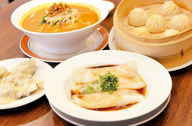 本格台湾料理に加え、えび腸粉や小籠包、担々麺などまち中華メニューが人気