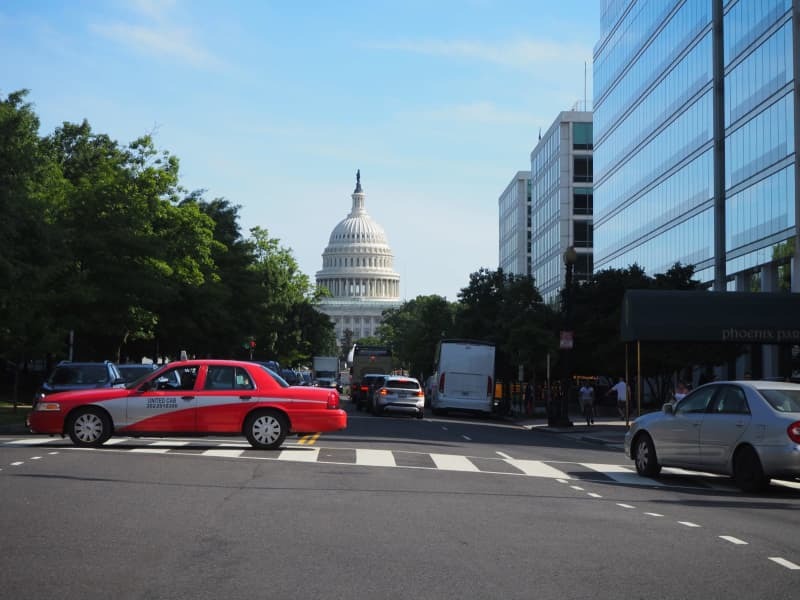 アメリカの首都ワシントンの街並み。奥は連邦議会議事堂＝２０２４年５月１３日（共同）