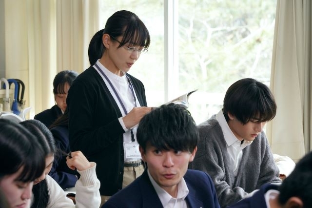 奈緒主演映画『先生の白い嘘』×yama、登場人物の心情が鮮烈に描かれた主題歌スペシャル・コラボPV公開