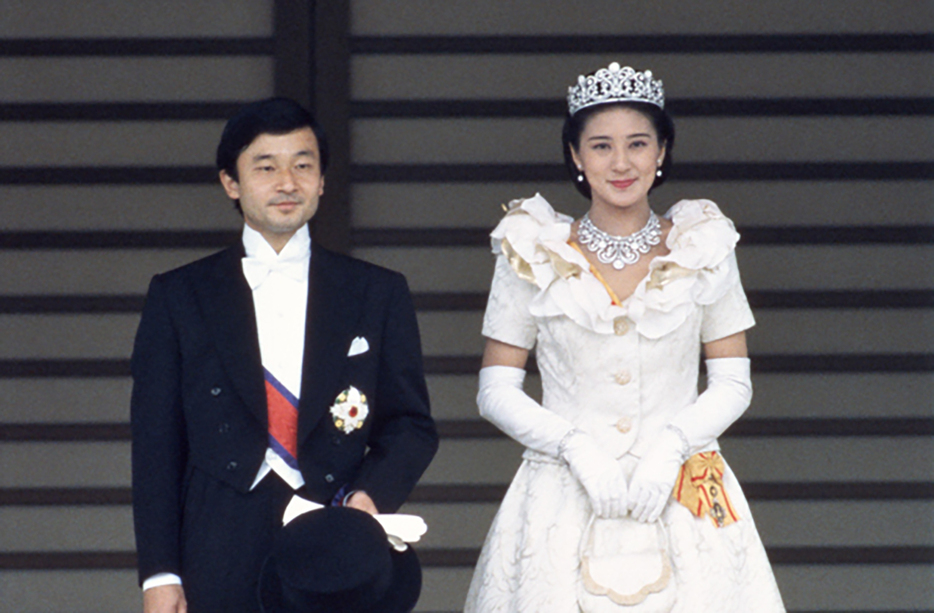 1993年6月9日　結婚の儀を終え、宮殿からパレードへ。写真／JMPA