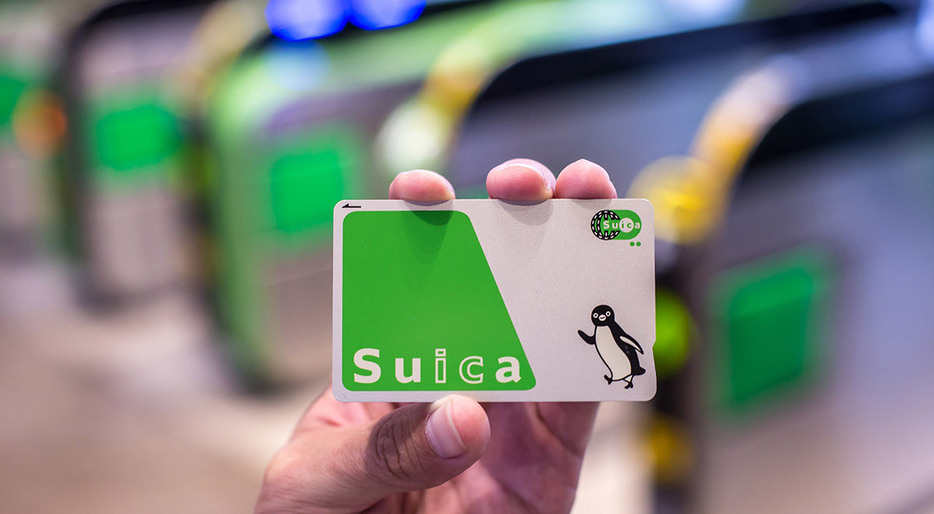 JR東日本が発行しているSuica（BT Image / Shutterstock.com）