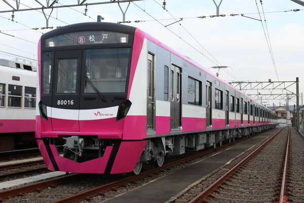 現行で新京成電鉄の新型80000形電車。2025年4月1日、京成電鉄に吸収合併される（大藤碩哉撮影）。