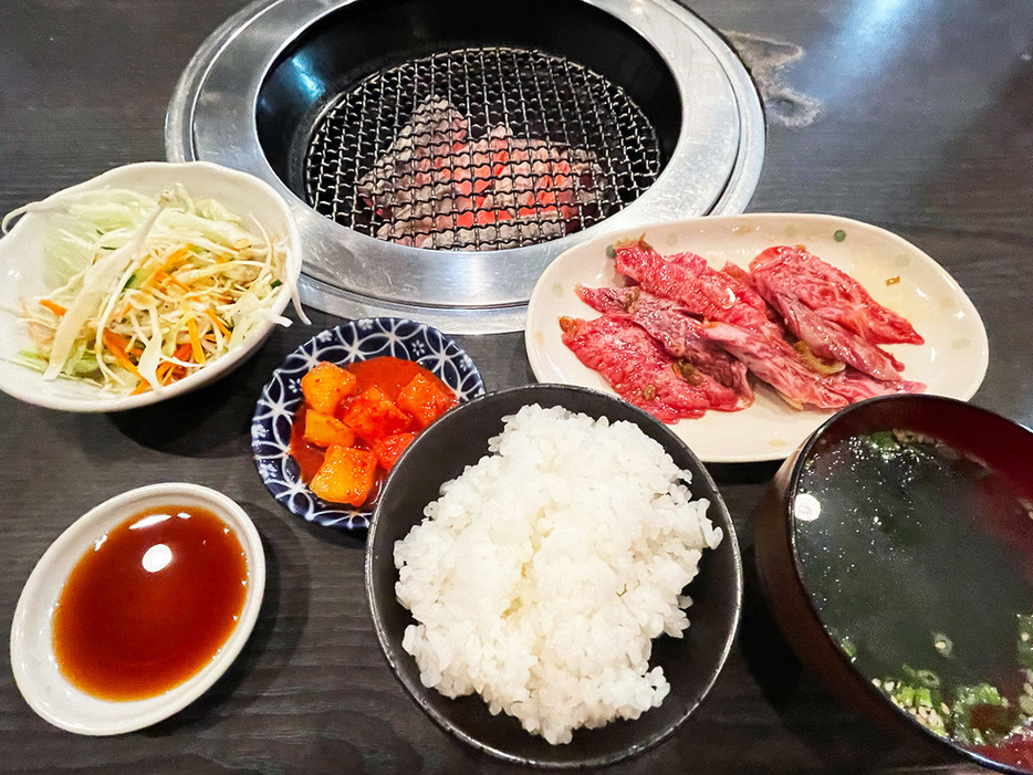 「カルビ定食（ちょっとだけご飯大盛）」1000円