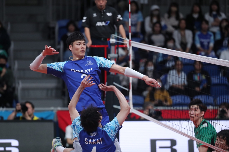 髙橋健太郎（東レ在籍時のもの）【写真：月刊バレーボール】