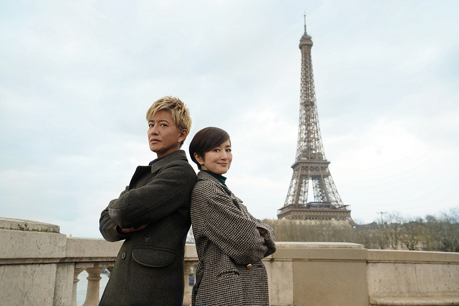 左から）木村拓哉、鈴木京香 (C)2024映画『グランメゾン・パリ』製作委員会