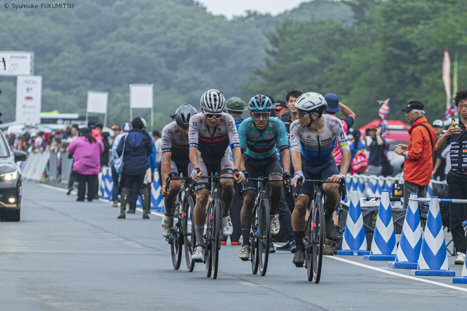 最終周回の先頭4選手