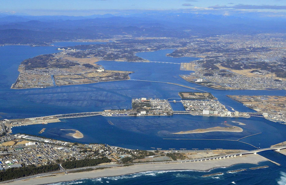 浜松市の浜名湖沿岸＝2014年