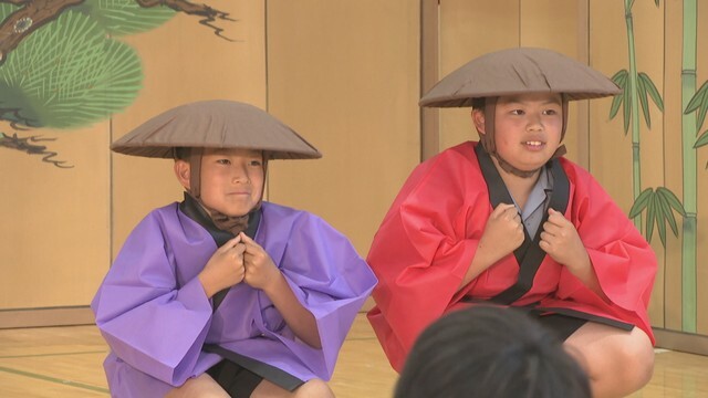 児童が伝統芸能に挑戦　香川大学付属高松小学校