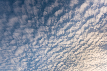 羊雲とも呼ばれる「高積雲」　photo by gettyimages