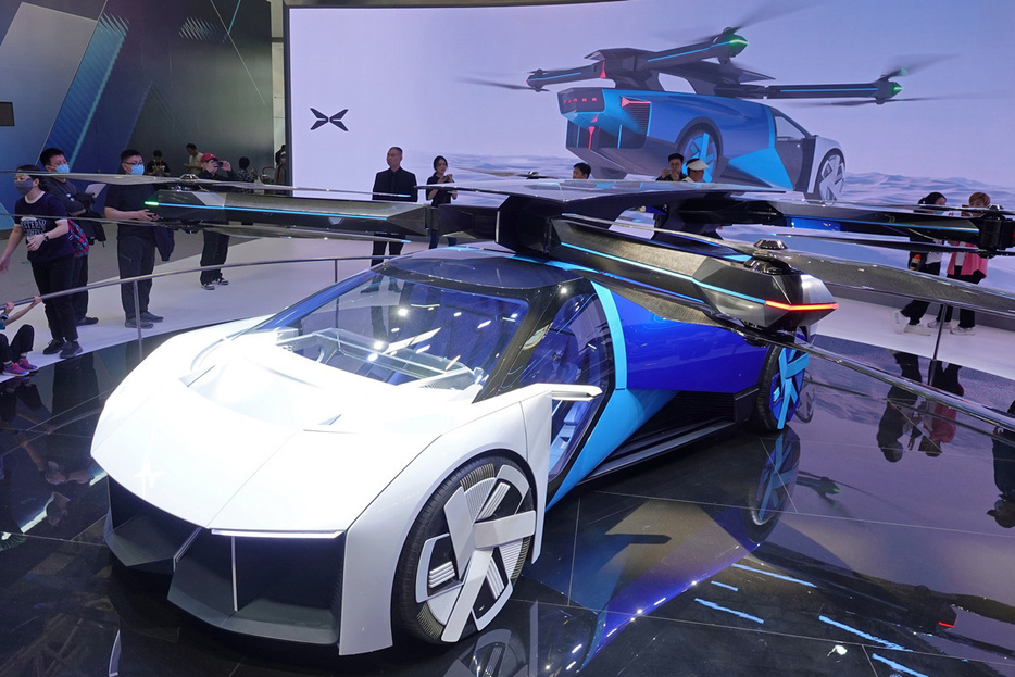 2024年北京国際自動車展覧会で公開された小鵬汽車の空飛ぶ自動車「XPENG AEROHT」（CFOTO / Future Publishing / Getty Images）