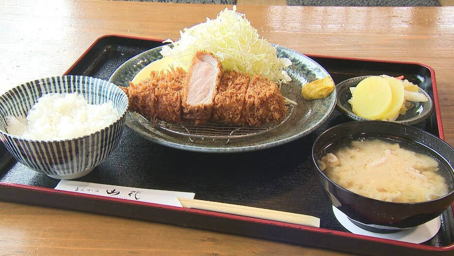 厚切りロースかつ定食