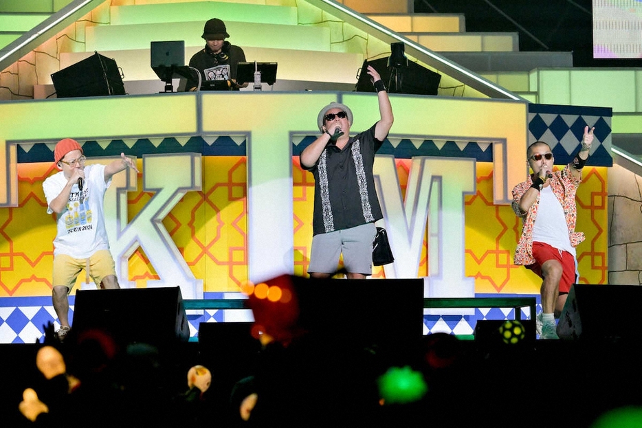 全国ツアーの横浜公演を行った「ケツメイシ」の（上段の）DJ　KOHNO、（下段左から）RYO、RYOJI、大蔵
