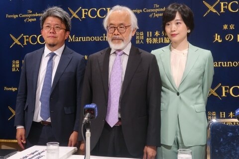 RAIS副代表の趙誠峰弁護士（左）、同代表の高野隆弁護士（中央）、同メンバーの野村真莉子弁護士（2024年6月11日、弁護士ドットコムニュース撮影）