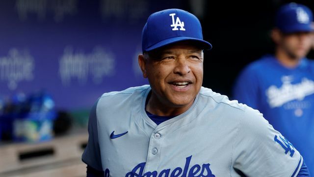 ドジャースのロバーツ監督(写真：USA TODAY Sports/ロイター/アフロ)