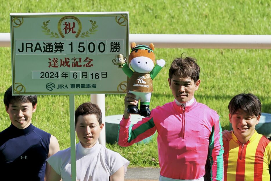 JRA通算1500勝を達成した戸崎圭太騎手 (C)animal