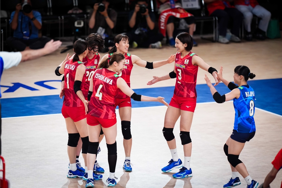 女子日本代表【写真：Volleyball World】