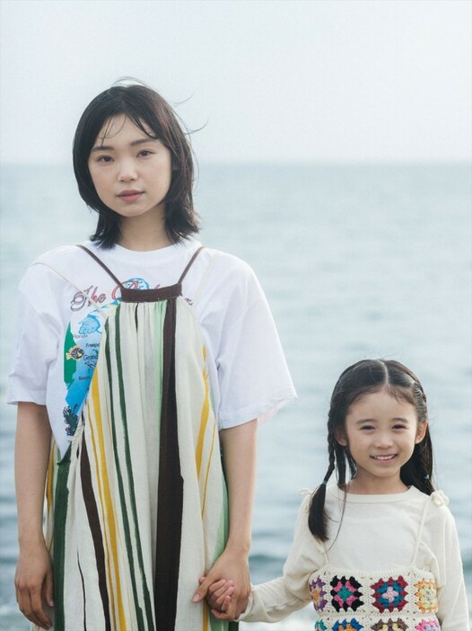 ドラマ『海のはじまり』より（左から）水季役の古川琴音、娘・海役のを演じる泉谷星奈