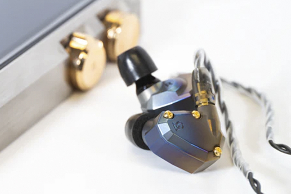 Campfire Audio「Moon River」