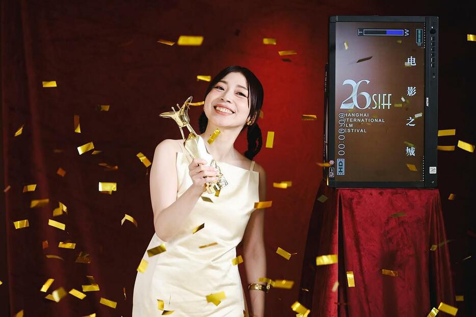 第26回上海国際映画祭で、アニメーション部門の最優秀作品賞を受賞した山田尚子監督（同映画祭のインスタグラムから）
