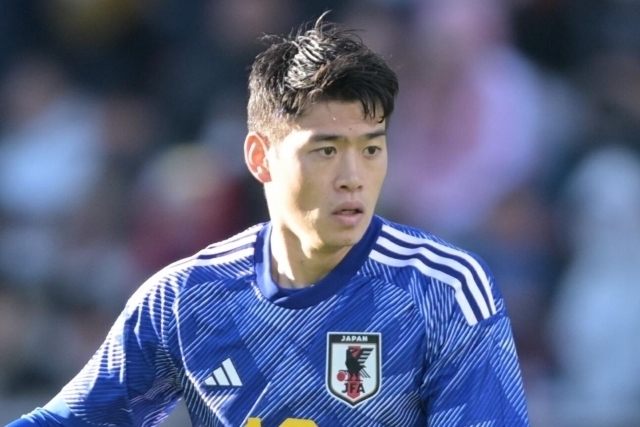 日本代表でのポジション争いに意欲を燃やす鈴木。写真：金子拓弥（サッカーダイジェスト写真部）