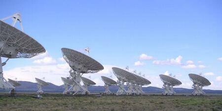 米国ニューメキシコ州に設置されている「超大型干渉電波望遠鏡(VLA)」