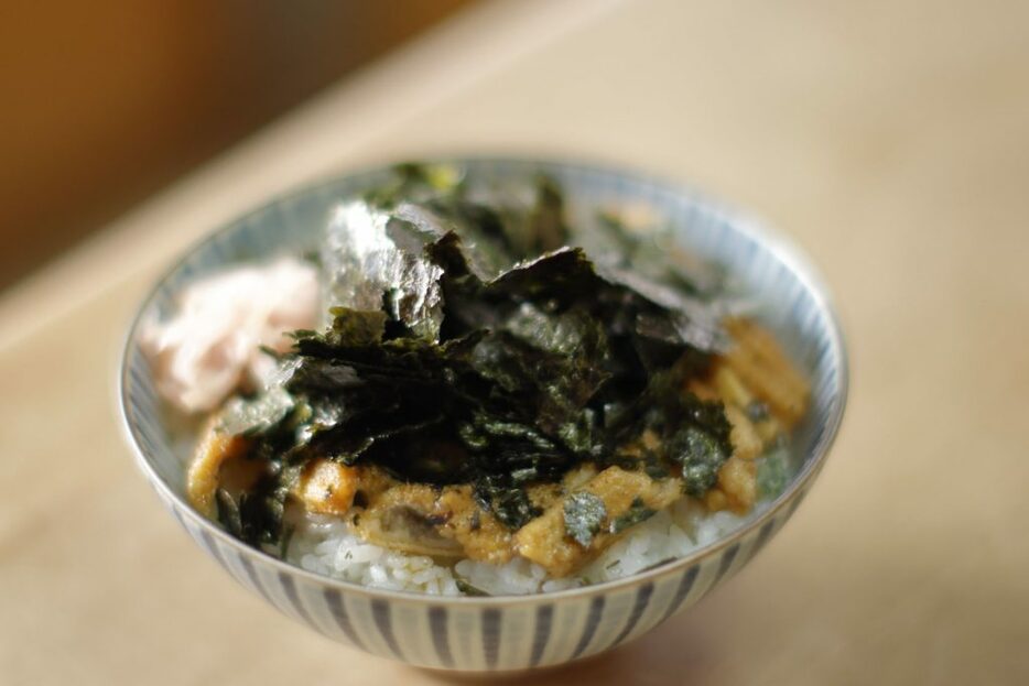 「穴子ずし丼」は2,000円。お酒と醤油で煮た穴子はふっくら優しい味わい。