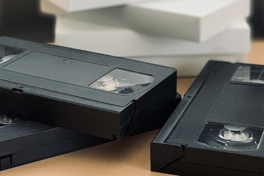 宮崎勤は6000本ものビデオテープを所有していたという（画像：Photo AC）