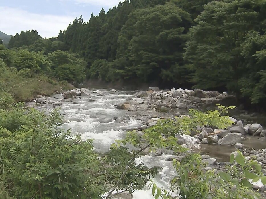 クマに襲われた現場 岐阜県揖斐川町の粕川