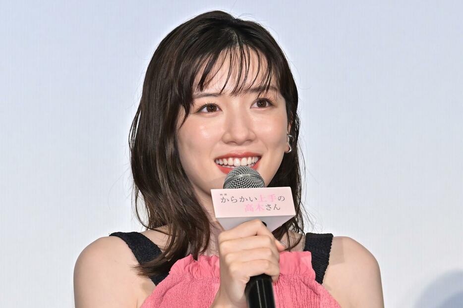 映画「からかい上手の高木さん」の初日舞台あいさつに登場した永野芽郁さん