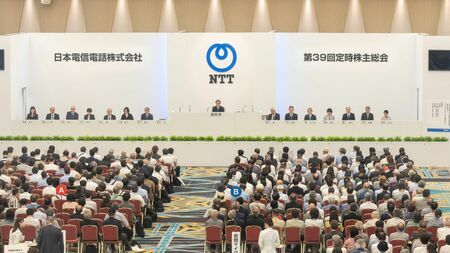 6月20日にグランドプリンスホテル新高輪で開かれた株主総会には、昨年の倍以上となる株主が参加した（写真：NTT）