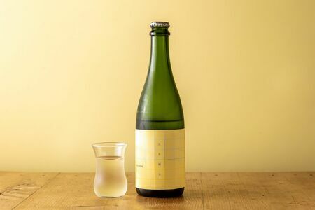 暑い夏の昼下がりにもぴったりの「Craft Sake」南相馬市に誕生した醸造所が、東北地方に伝わる幻の“花酛”を復活