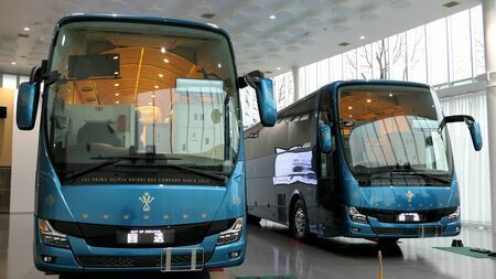 完成時の神姫バスの新造車両「YUI PRIMA OLIVIA」＝2024年2月（記者撮影）