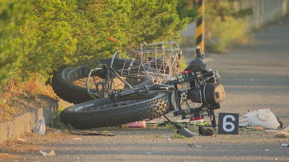 ワゴン車にはねられ、死亡した男性の自転車（29日午前、札幌市南区）